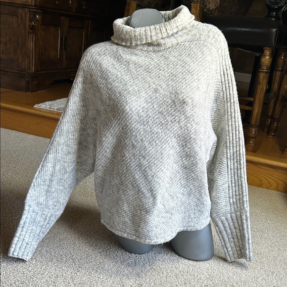 Max Studio Sweaters - Max studio gray turtleneck sweater